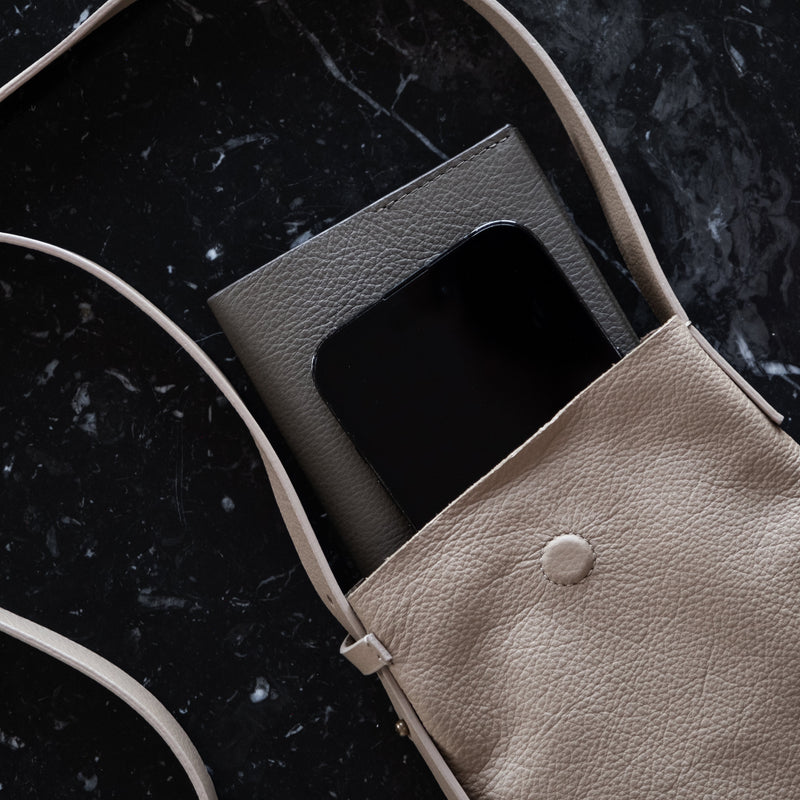 The Essentials Bag: Leather - Granite - One size