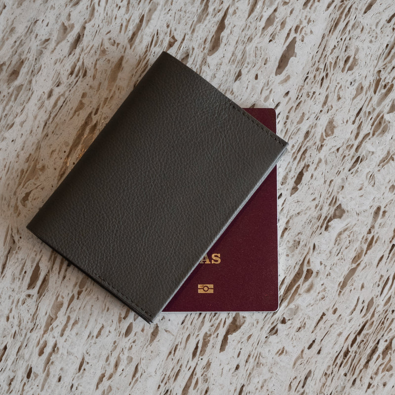 The Passport Cover: Leather - Grey - One size