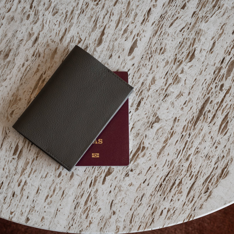 The Passport Cover: Leather - Mandarin - One size